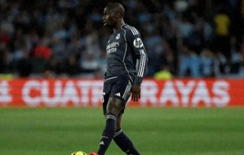 开云体育app-门迪表现惊艳却仅踢半场：伤病阴云再笼罩皇马左路