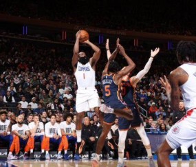 哈登快艇首秀栽跟头 赛后直言在这打球太奇怪